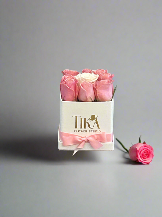 Chic petal box