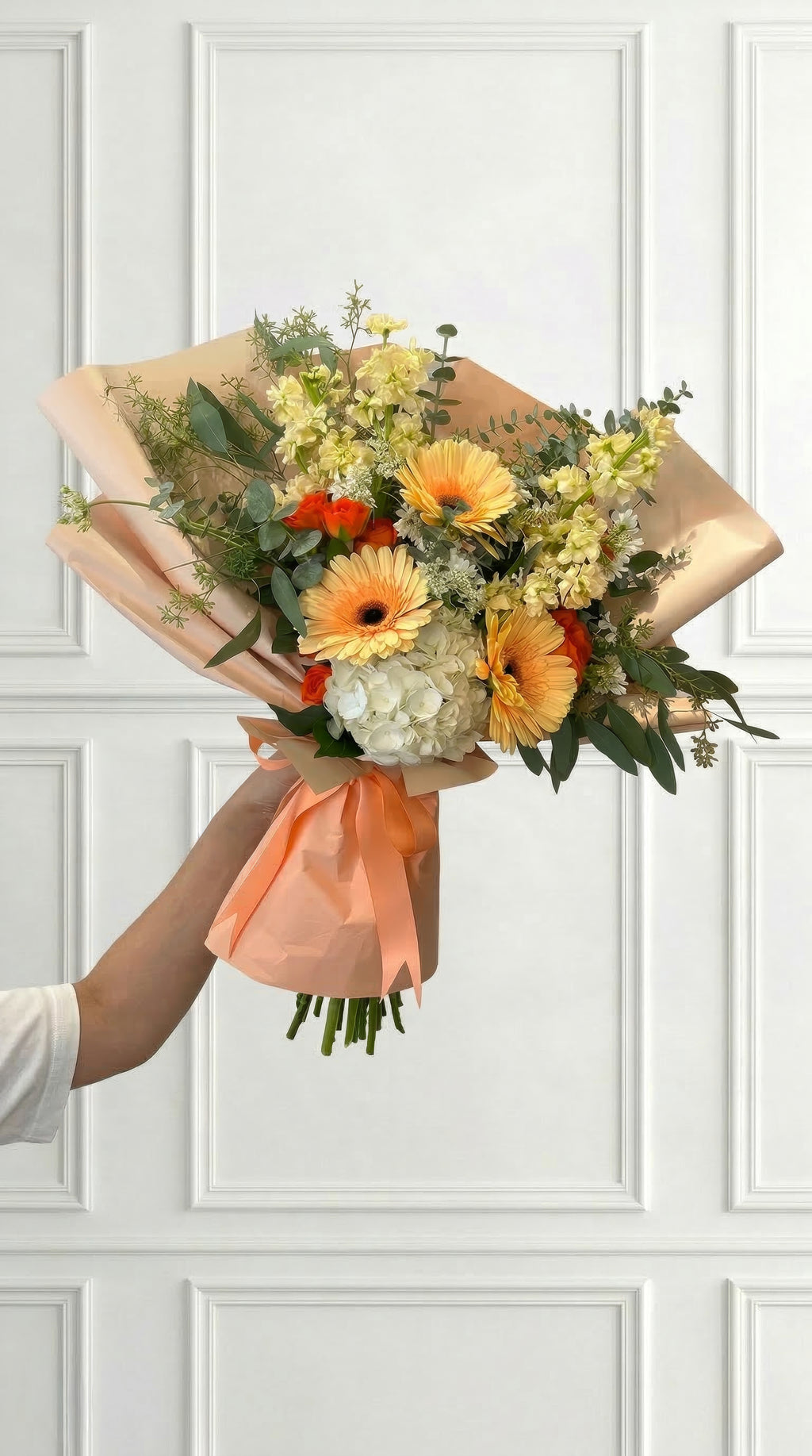 Hand tied bouquet designer’s choice