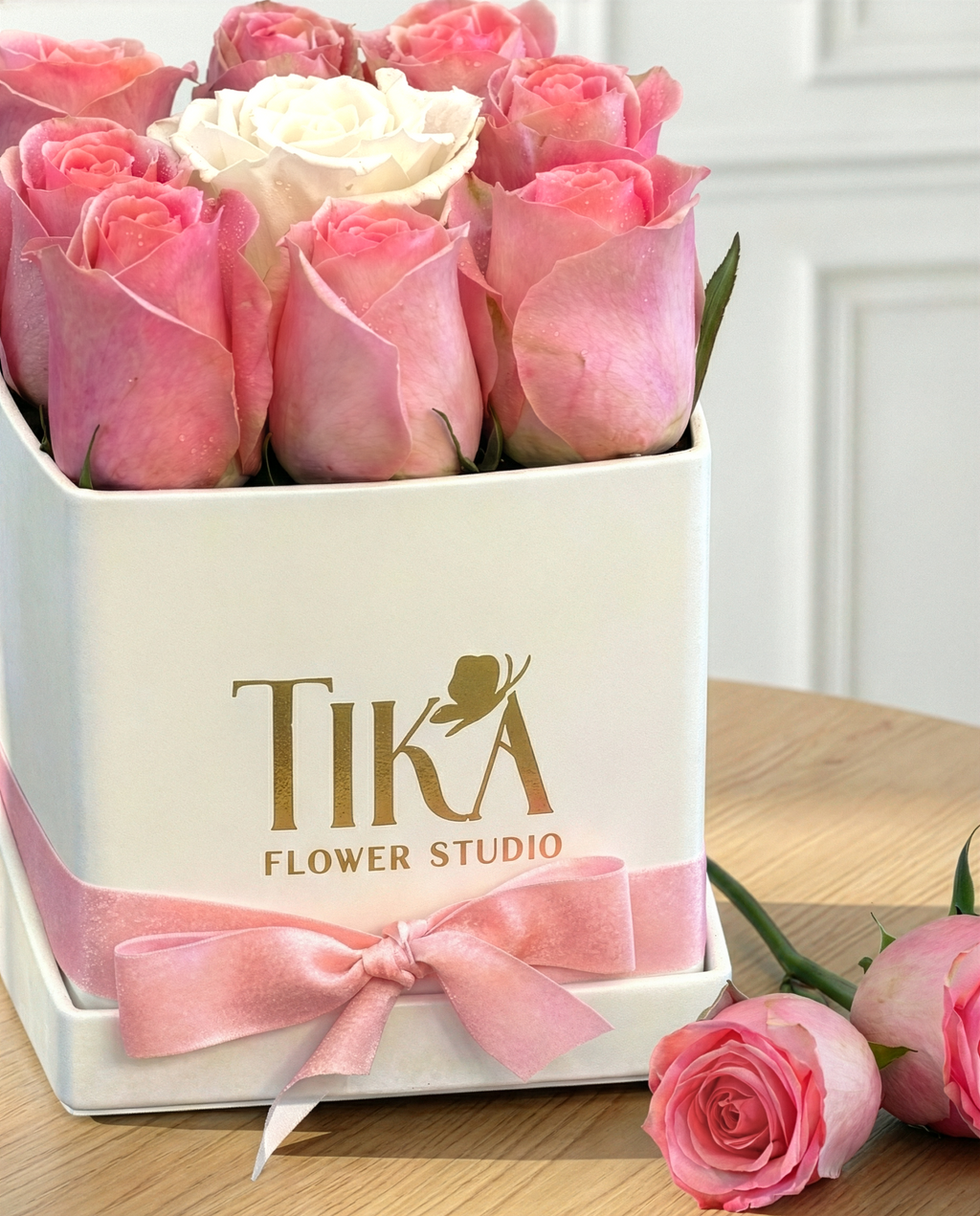 Chic petal box